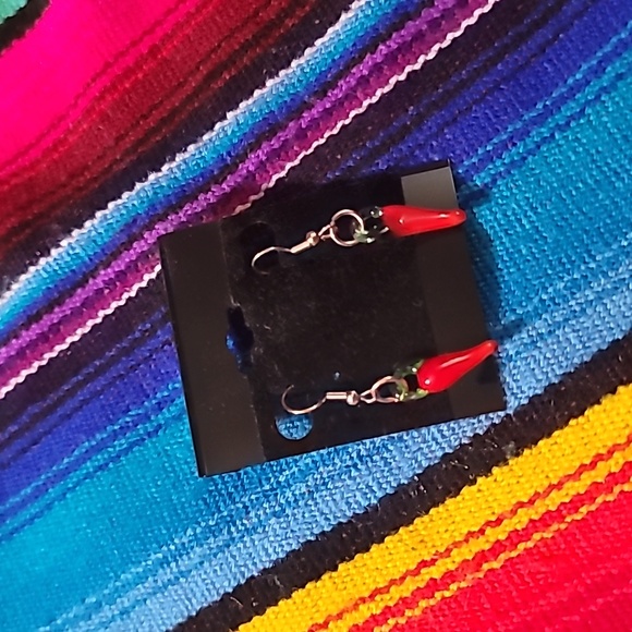 Handmade glass Chili pepper earrings with rose gold hardware - Picture 2 of 2